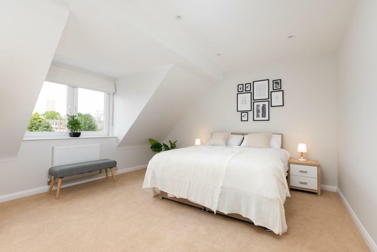 Turtle And Rabbit - Comfortable And Spacious Houses Слау Екстер'єр фото